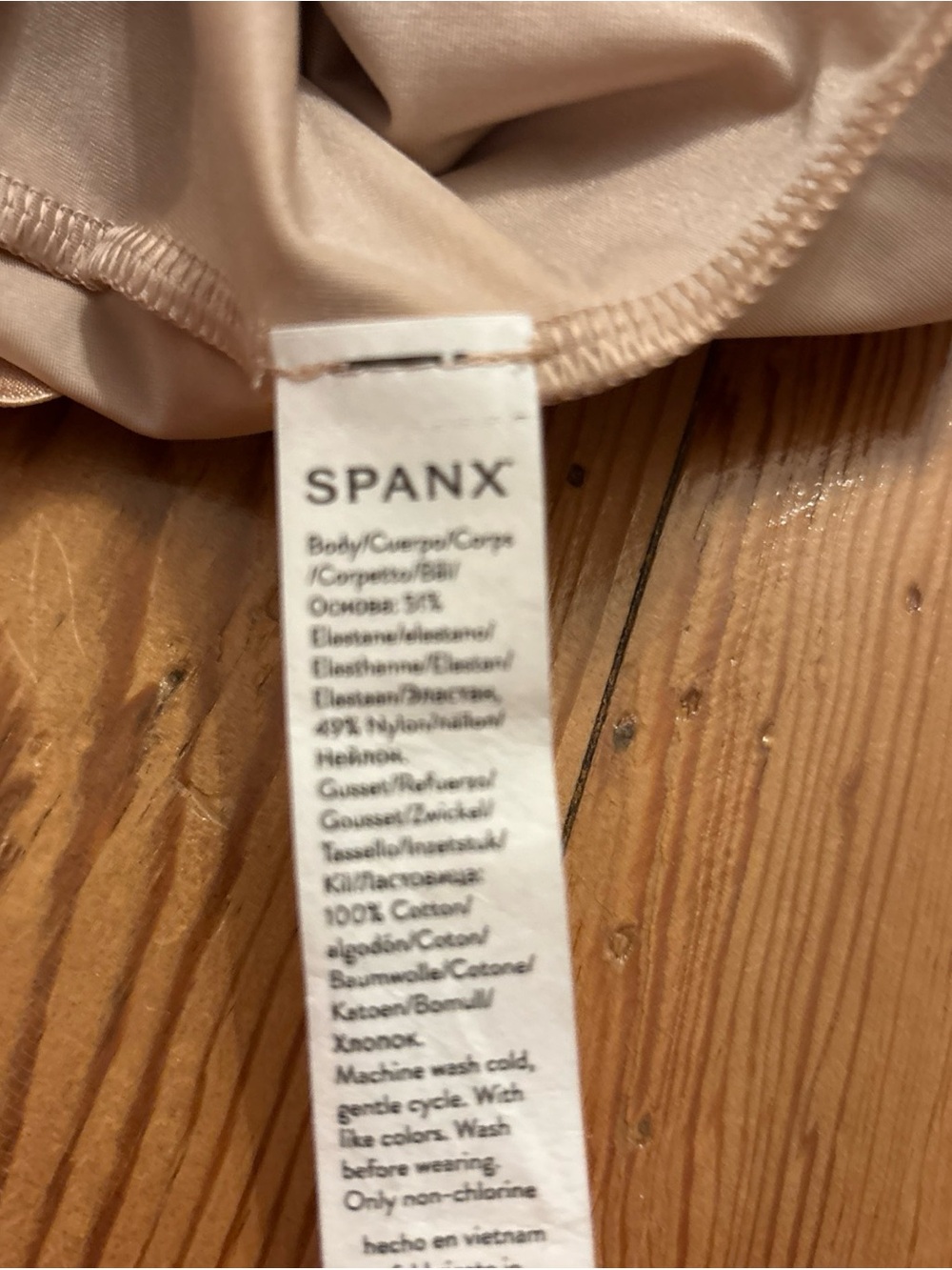 SPANX Suit Your Fancy Plunge Low-Back Thong Bodysuit Champagne Beige Medium - Picture 4 of 5